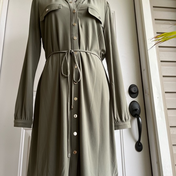 WHBM $90
 Snap Front Shirtdress - Picture 6 of 6